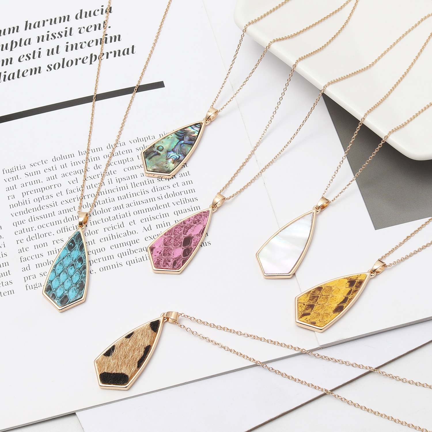 Acrylic Abalone Shell Leopard  - Body Jewelry Brands ulasan dan harga