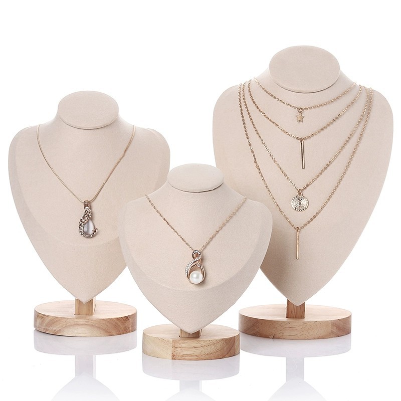 Velvet Portrait Necklace Displ - Body Jewelry Holder ulasan dan harga